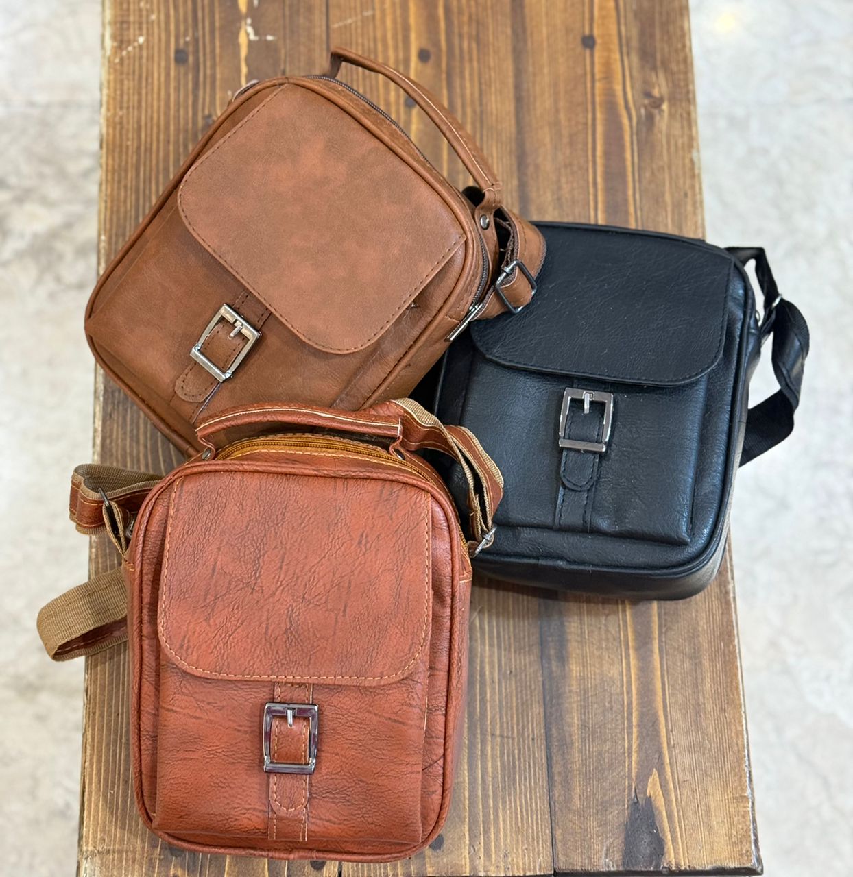 کیف مردانه رو دوشی بنددار کد 186